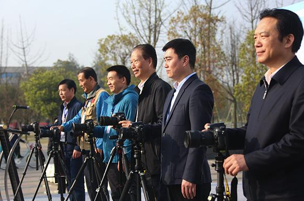 财讯：七部门多措并举保障见义勇为 英雄流血不再流泪