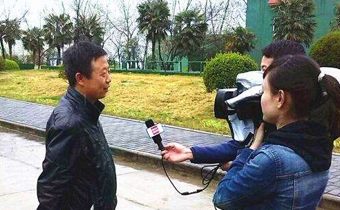 财讯：房贷松绑刺激长假咨询看房 各方静候央行新政细则